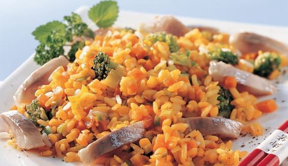 Majtessill med gult linsris och broccoli